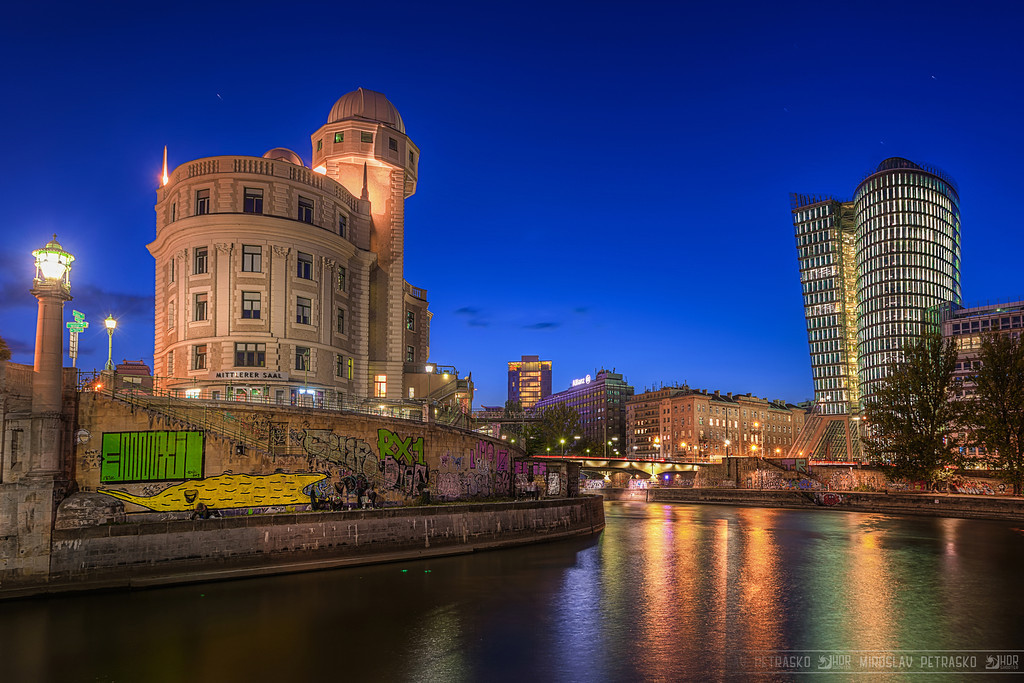 Blue hour in Vienna - HDRshooter