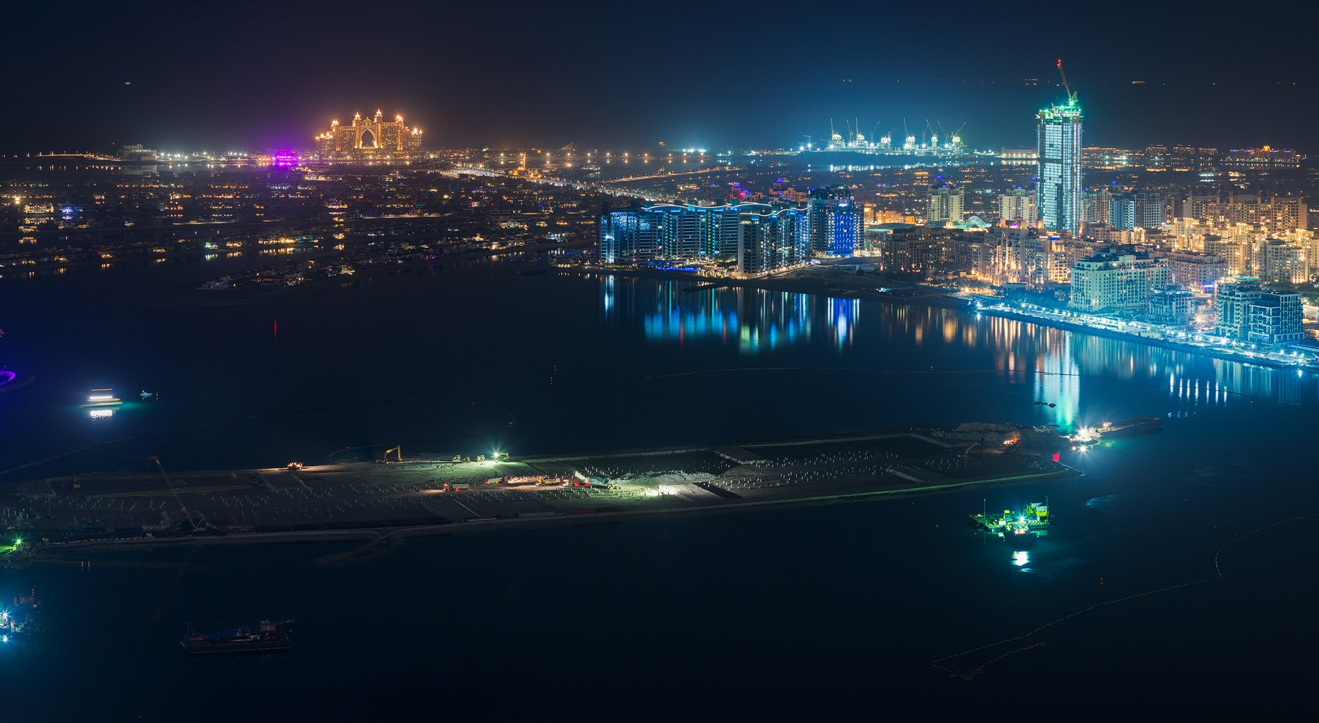 Palm Jumeirah at night HDRshooter