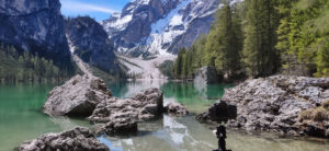 Sunny day at Lago di Braies, behind the camera